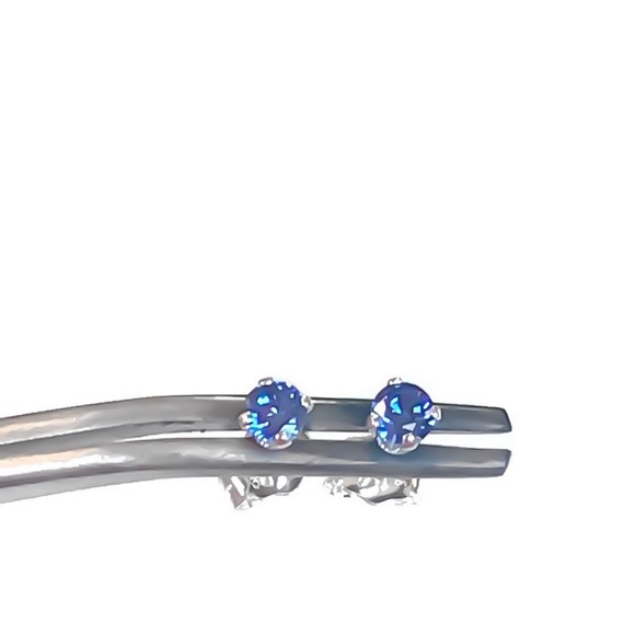 tiny tanzanite stud earrings 925 sterling silver - Picture 5 of 8